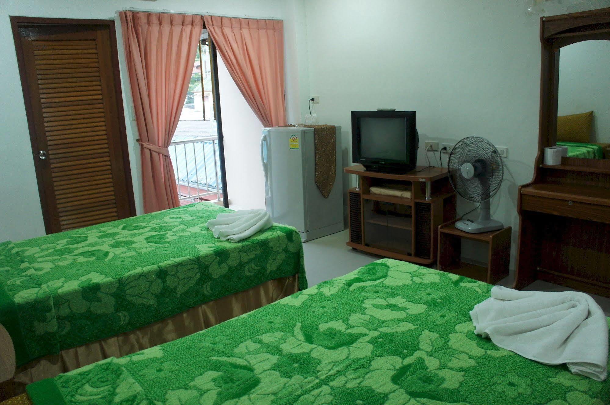 G&B Guesthouse Patong Eksteriør billede