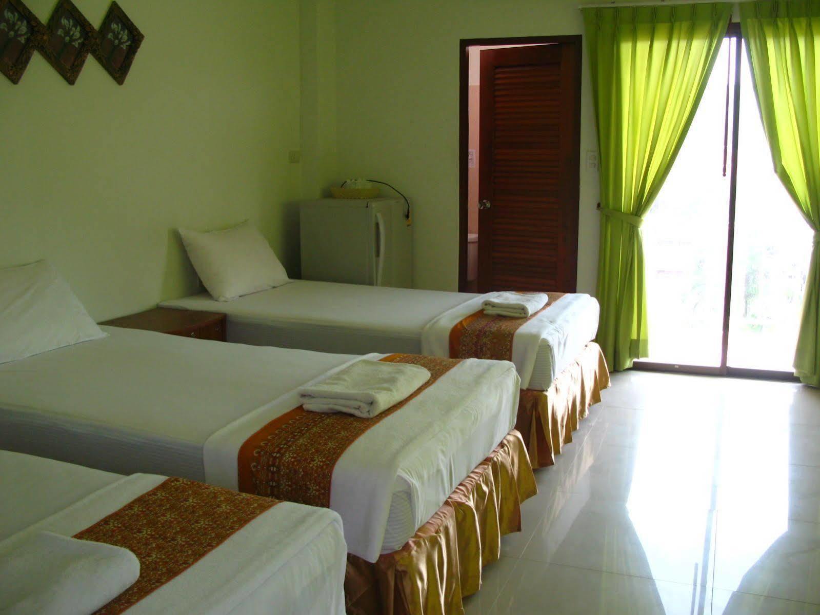 G&B Guesthouse Patong Eksteriør billede