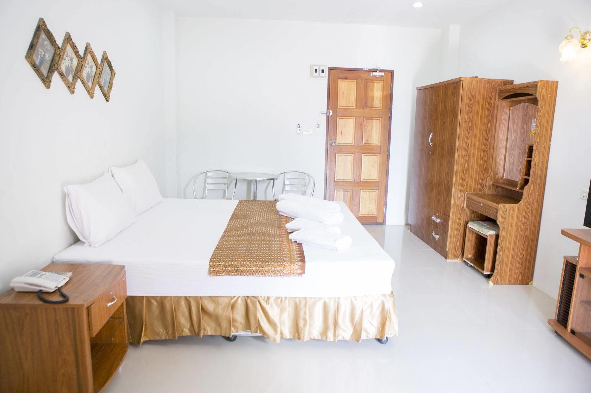 G&B Guesthouse Patong Eksteriør billede